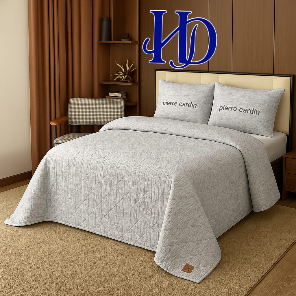 Pierre Cardin textured quilt