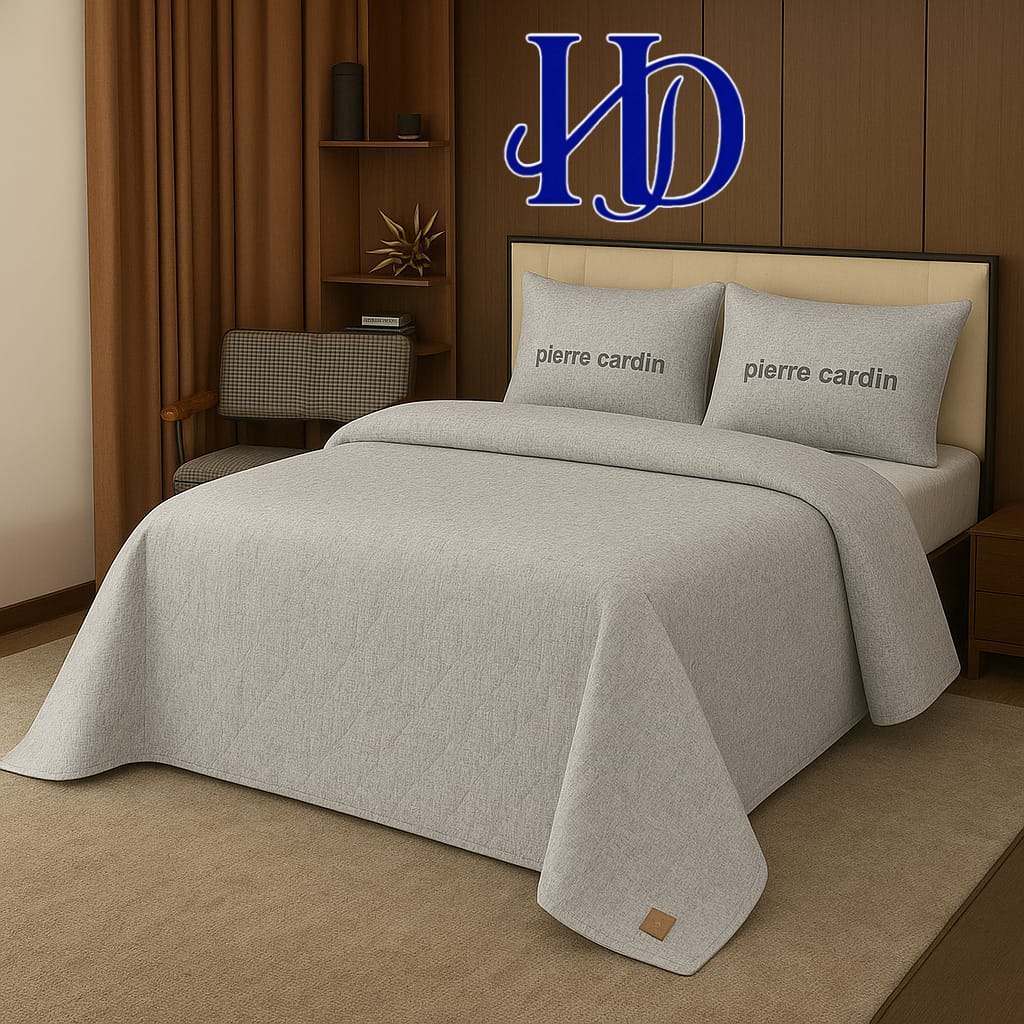 Pierre Cardin textured quilt