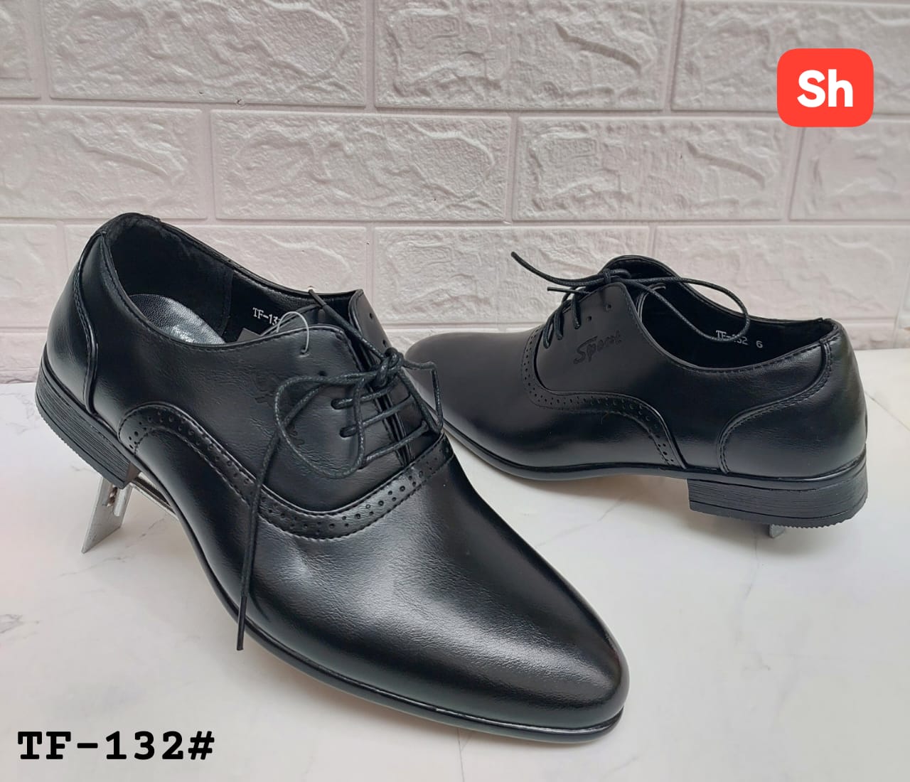 Formal leather shoe